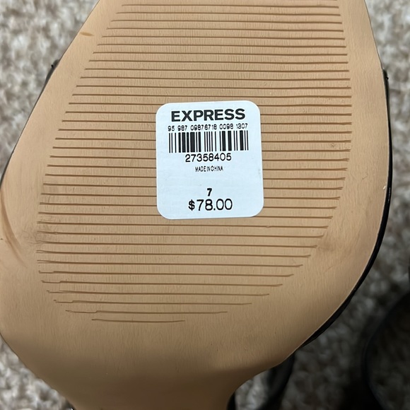 NWT Express shoes - size 7 - Picture 5 of 6